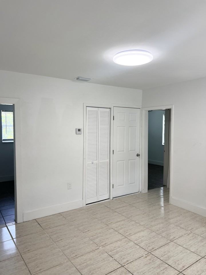 11700 Sw 221st St #11700 - Photo 5 of 10