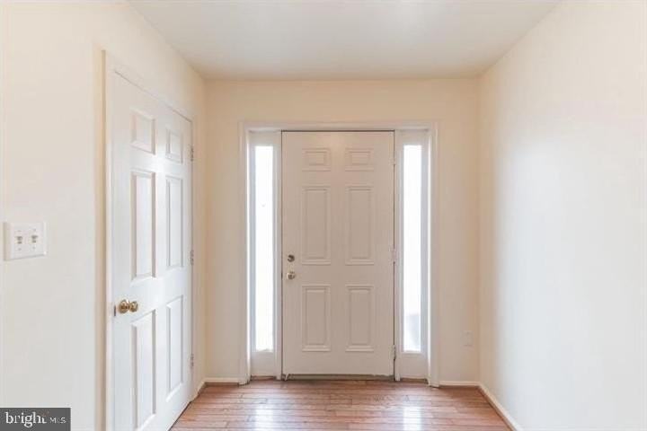 5520 Jowett Ct - Photo 7 of 49