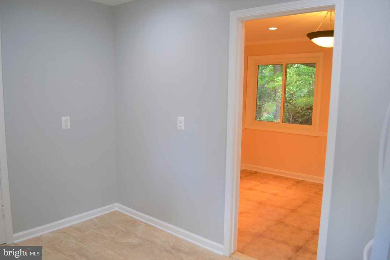 3809 Whispering Ln - Photo 3 of 47