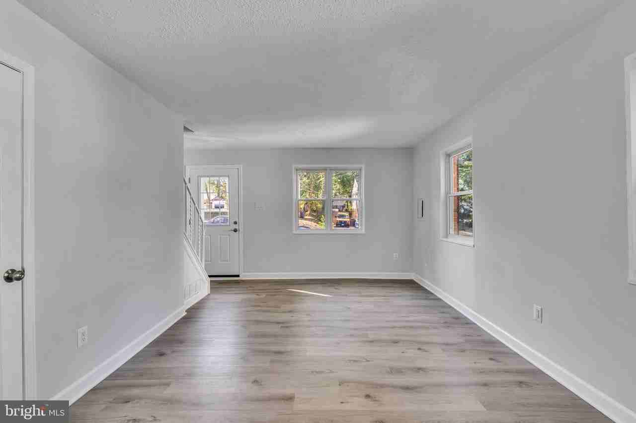 5809 Fifer Dr - Photo 4 of 21