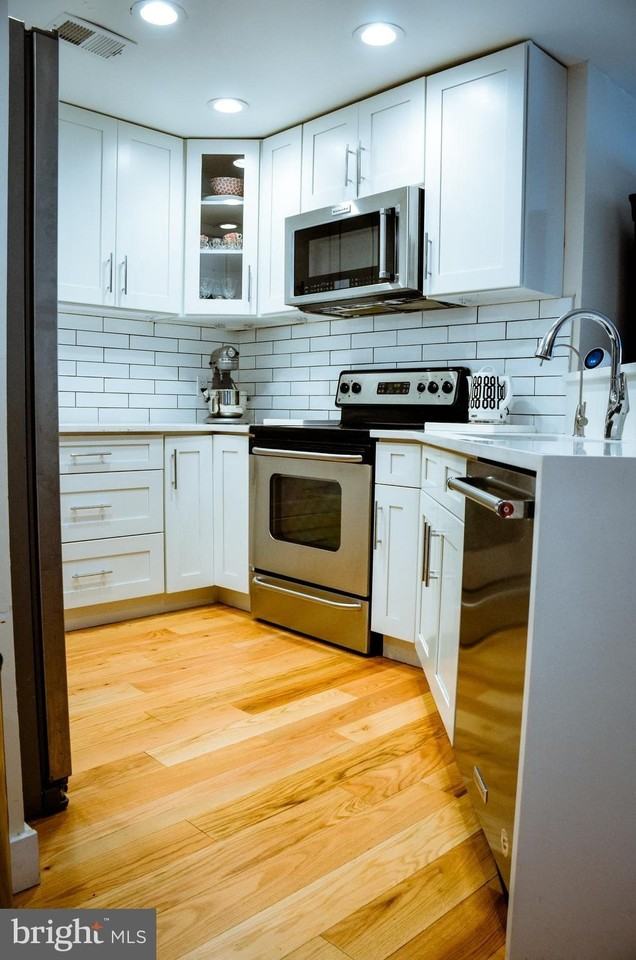 11148 Harbor Ct #11148 - Photo 3 of 10
