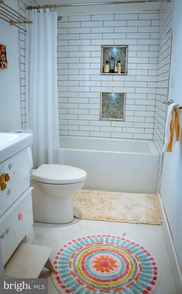 11148 Harbor Ct #11148 - Photo 5 of 10