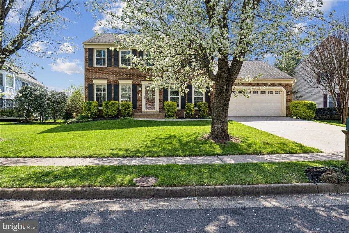 13511 Fallen Oak Ct - Photo 2 of 50