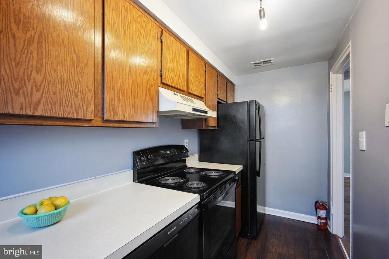 6243 Wilson Blvd #301 - Photo 5 of 12
