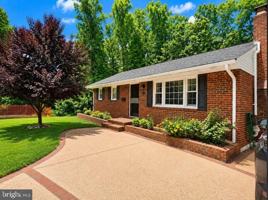 featured image of 6808 Darby Ln