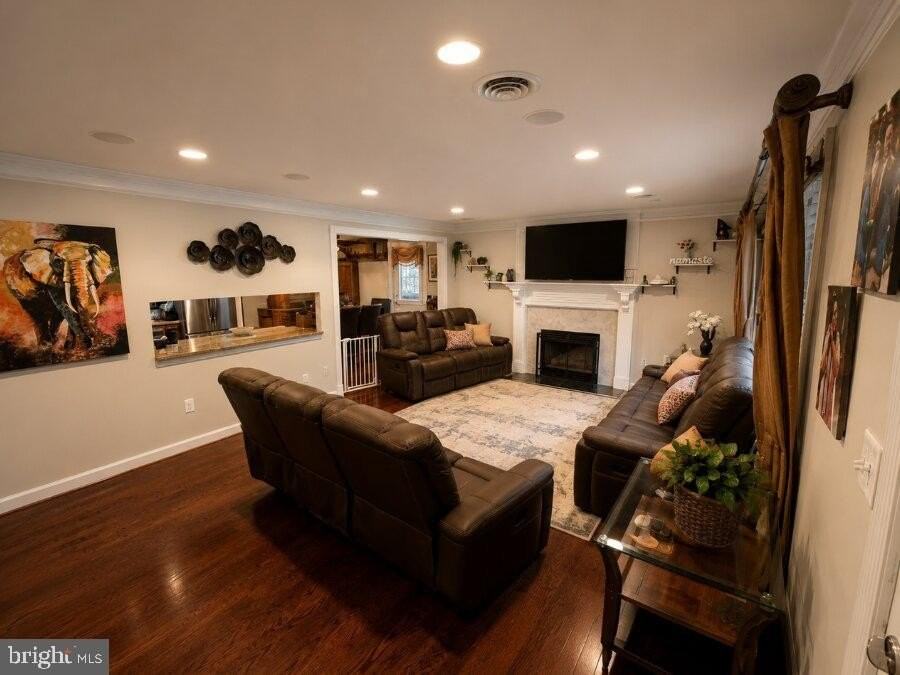 6808 Darby Ln - Photo 2 of 23