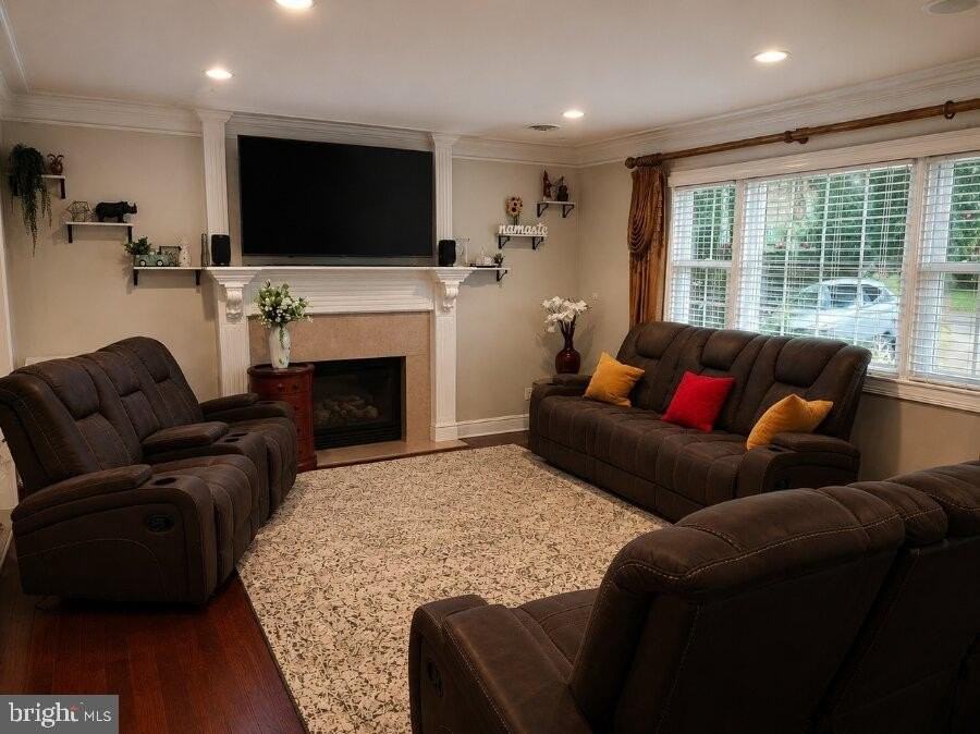 6808 Darby Ln - Photo 3 of 23