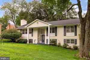 featured image of 6203 Hardy Dr