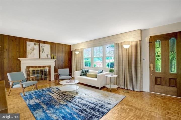 4902 Ravensworth Rd - Photo 3 of 48