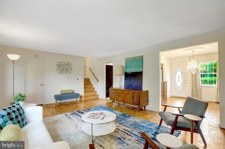 4902 Ravensworth Rd - Photo 6 of 48
