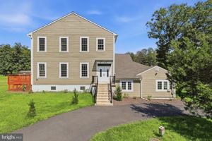 featured image of 12304 Popes Head Rd