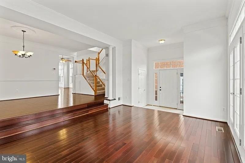 24689 Siltstone Sq - Photo 4 of 32
