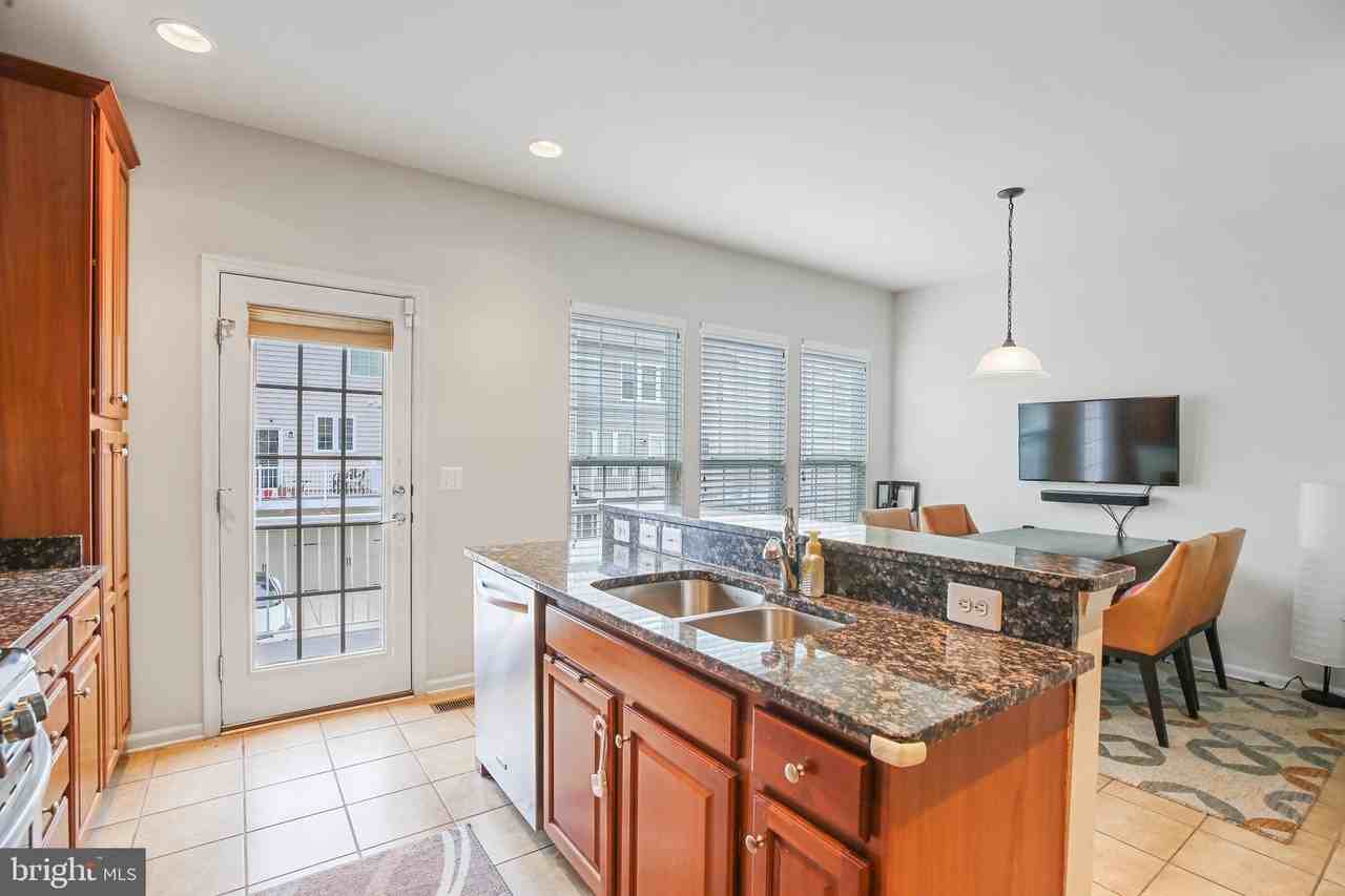 25501 Amber Gate Ter - Photo 6 of 30
