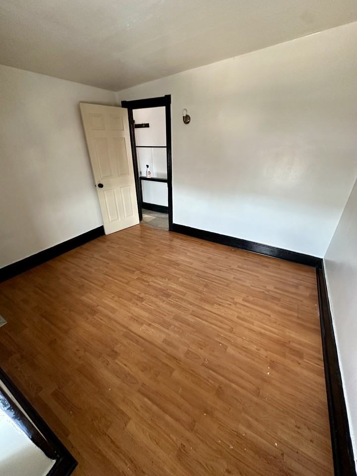 1201 Windsor St. Reading PA - 5 #5 - Photo 4 of 5