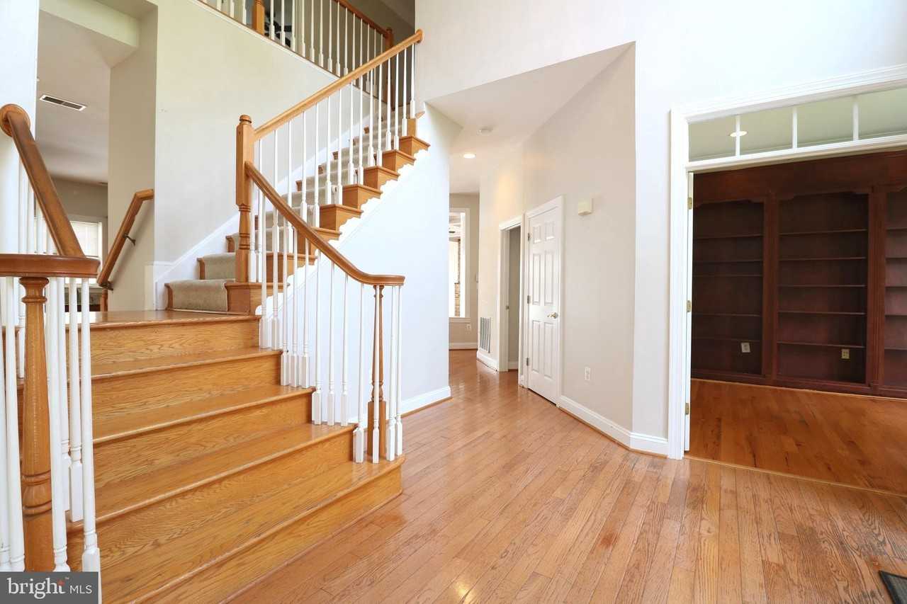 22078 Vantage Pointe Pl - Photo 3 of 25