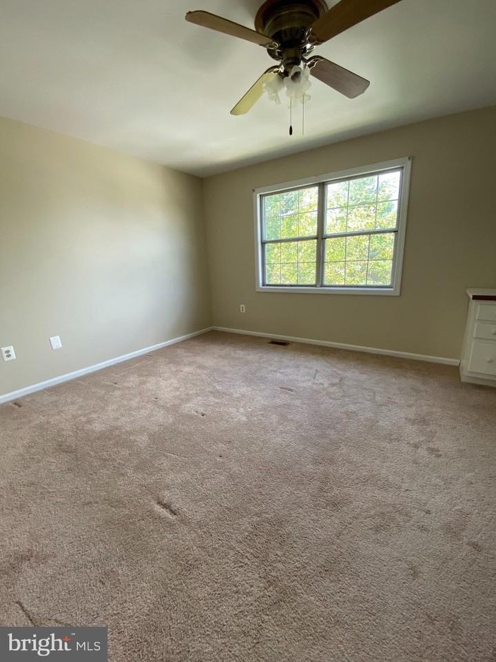8701 Point Of Woods Dr - Photo 6 of 16