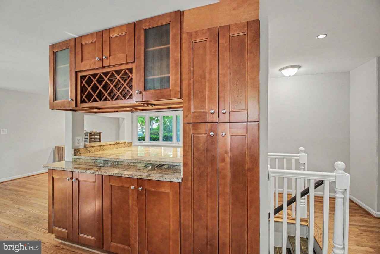 7409 Lake Dr - Photo 6 of 24