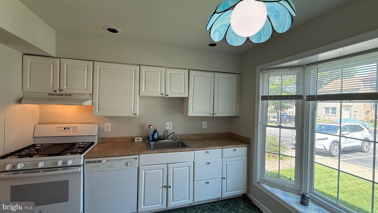 2015 Mayflower Dr - Photo 2 of 13