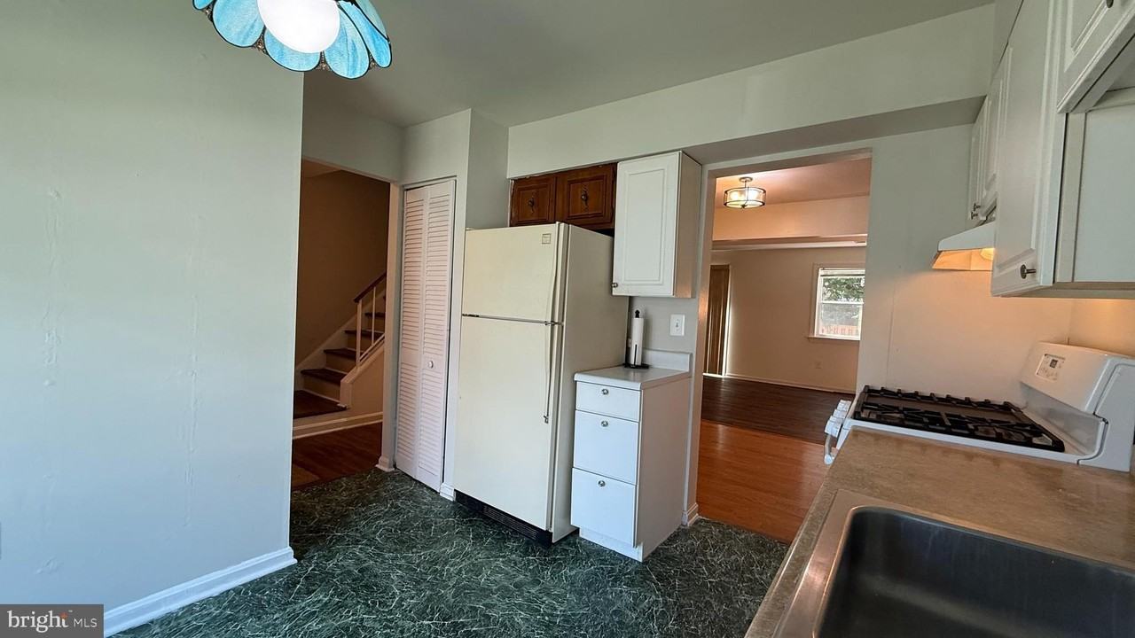2015 Mayflower Dr - Photo 3 of 13