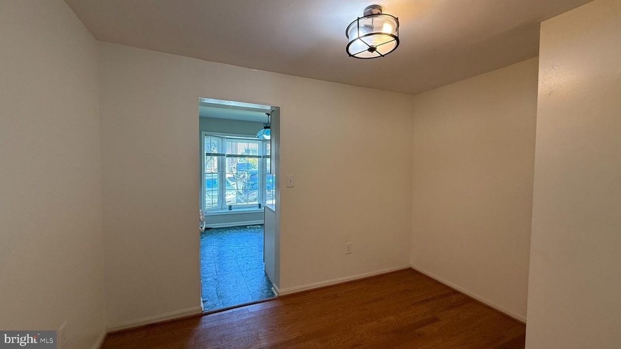 2015 Mayflower Dr - Photo 4 of 13