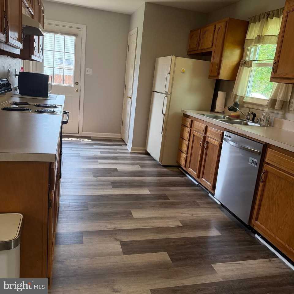 11722 Camelot Way - Photo 4 of 7