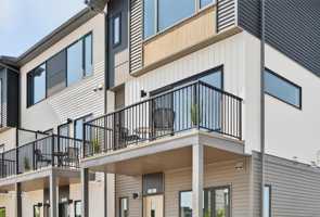 featured image of 11831 30 Ave Sw