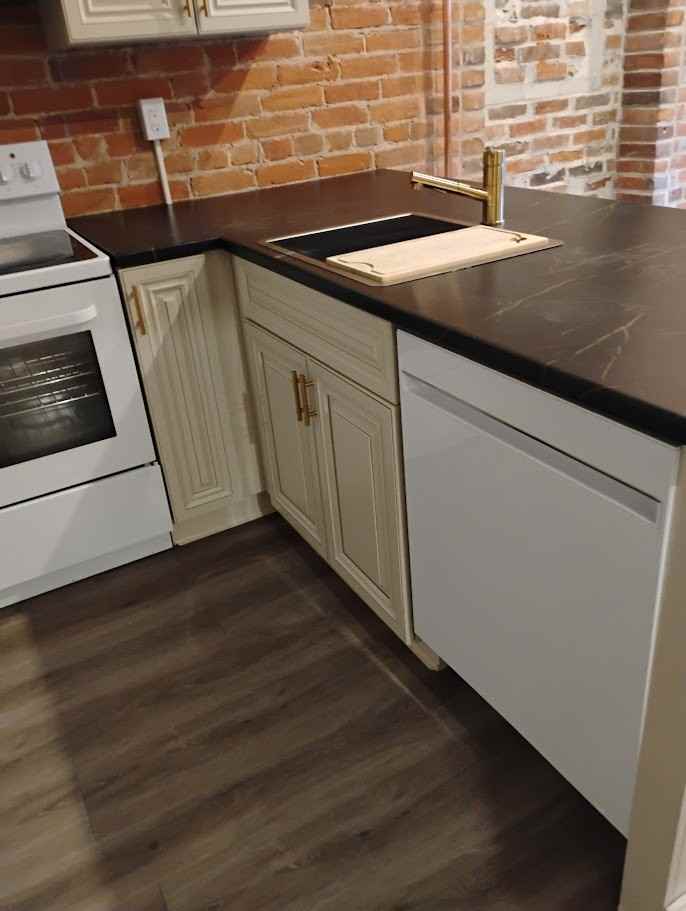 251 Front Street - Photo 4 of 30