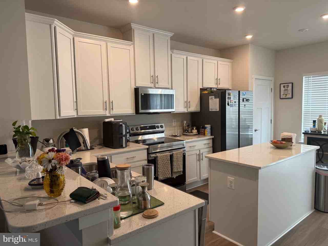 353 Huntwellwest Blvd - Photo 3 of 11