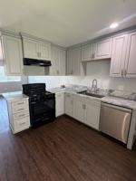featured image of 936 W 7th St