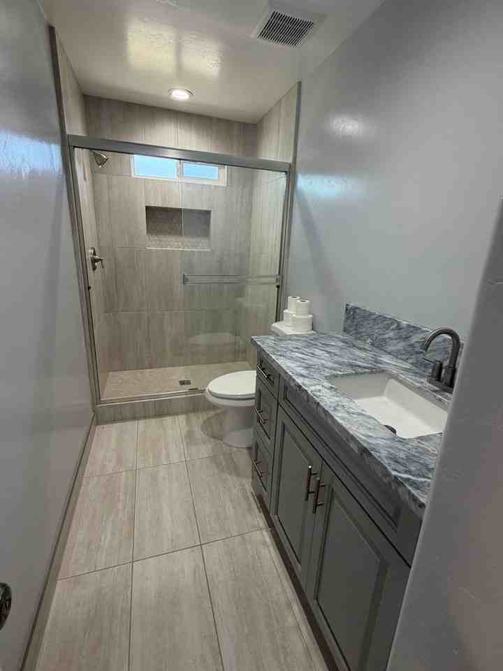 936 W 7th St - Photo 7 of 7