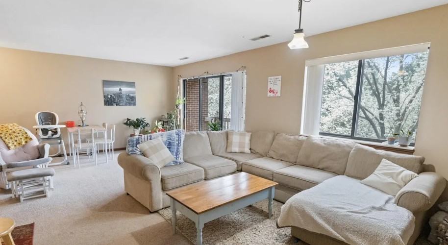 122 Burke Ave #9 - Photo 7 of 13