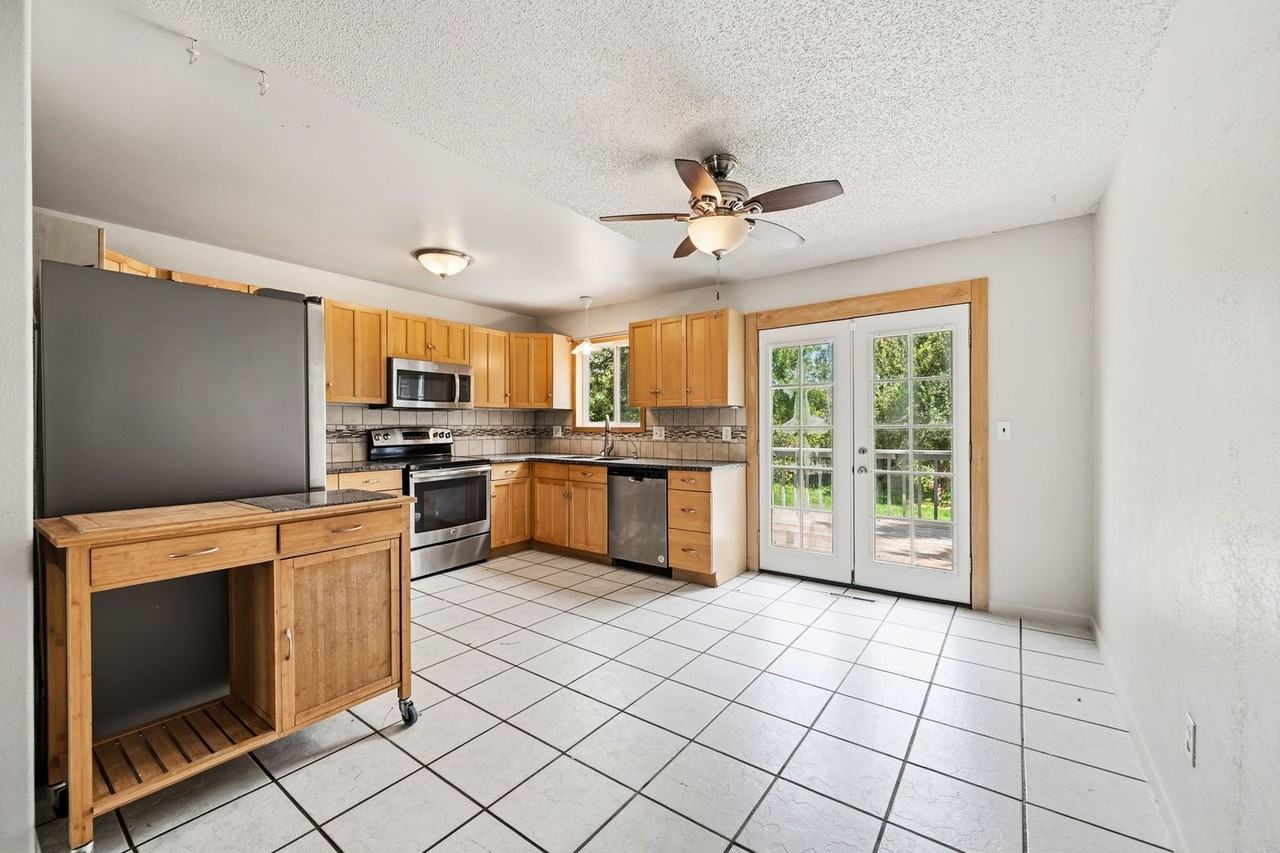 3512 Post Rd - Photo 6 of 25