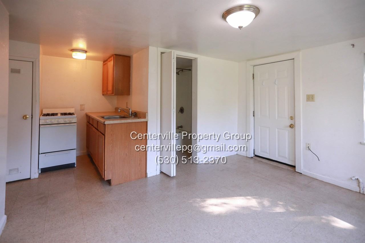 278 Humboldt Ave #3 - Photo 3 of 19
