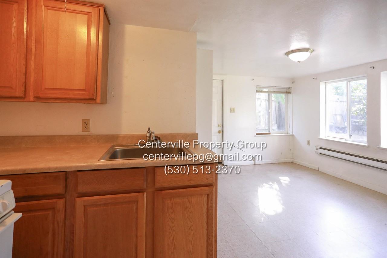 278 Humboldt Ave #3 - Photo 5 of 19
