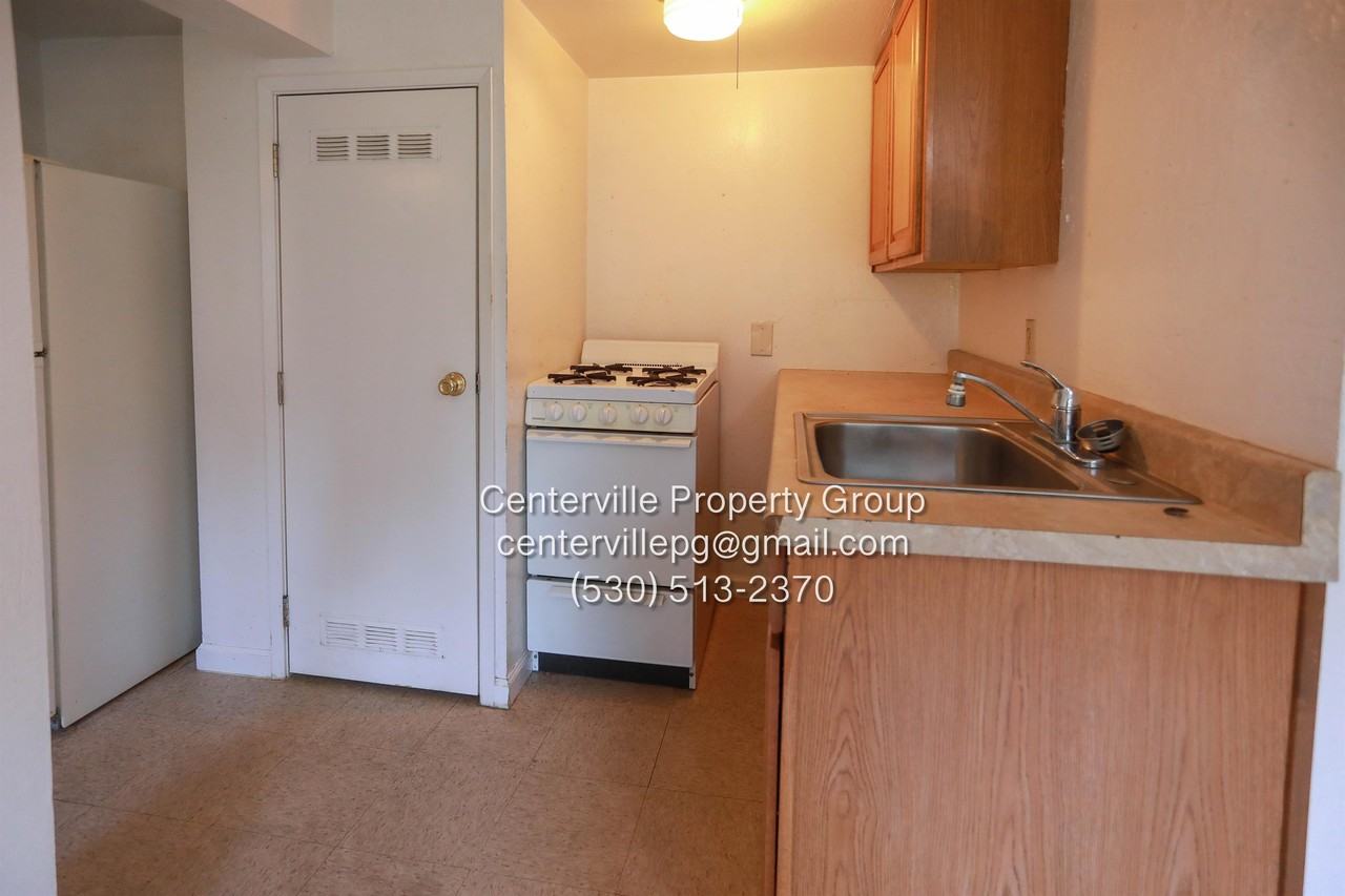 278 Humboldt Ave #3 - Photo 6 of 19