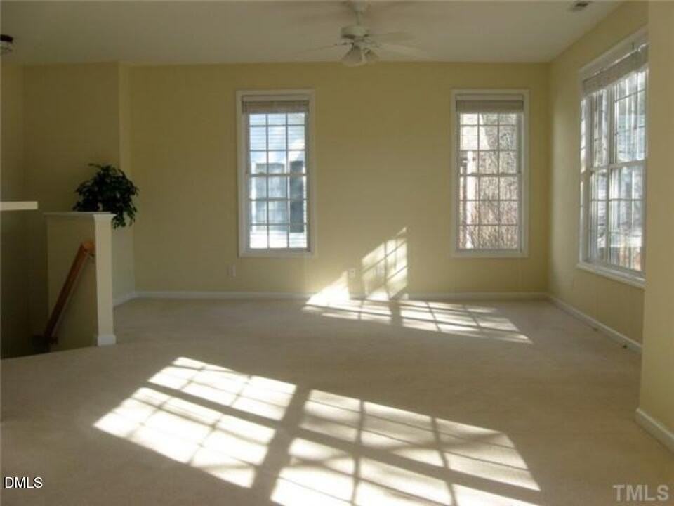 1923 Kudrow Ln #1923 - Photo 4 of 17