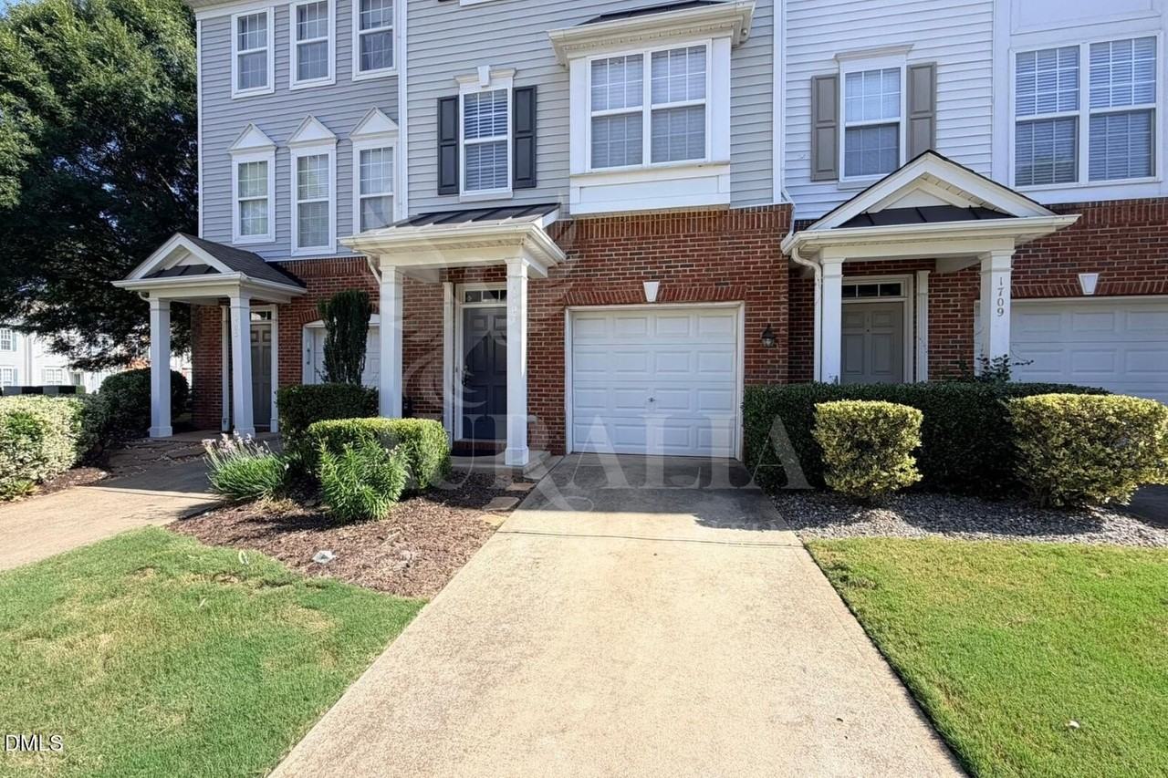 1707 Zachary Brook Ln - Photo 3 of 32