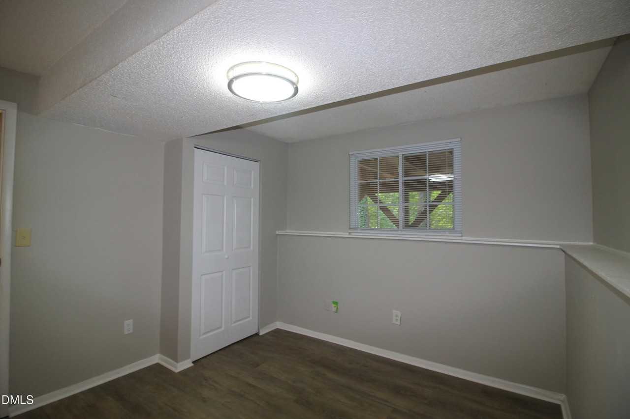 408 Drolmond Dr - Photo 7 of 22