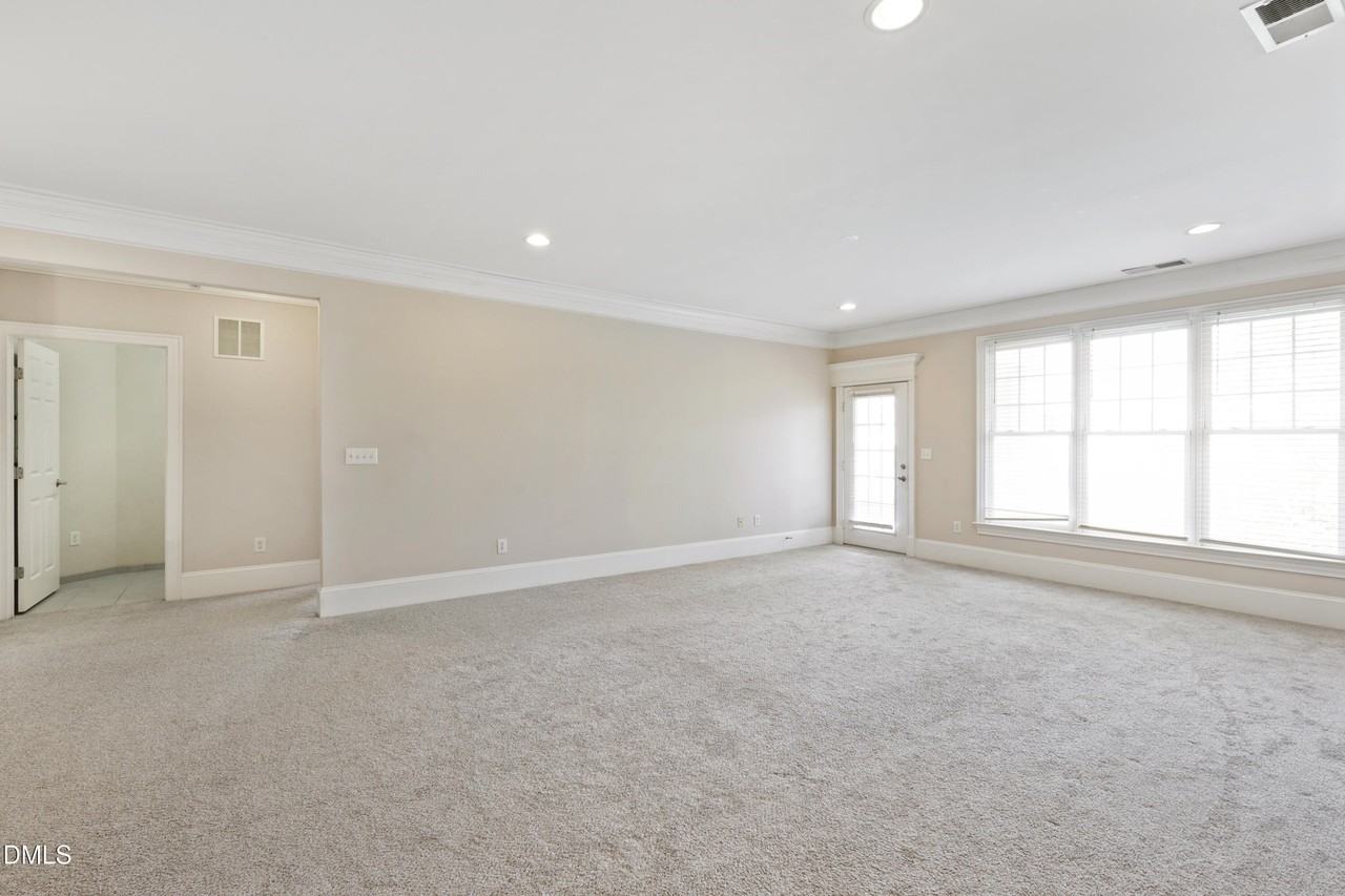 623 Waterford Lake Dr - Photo 3 of 29