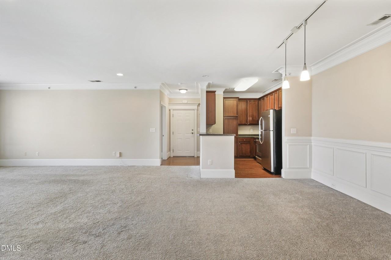 623 Waterford Lake Dr - Photo 4 of 29