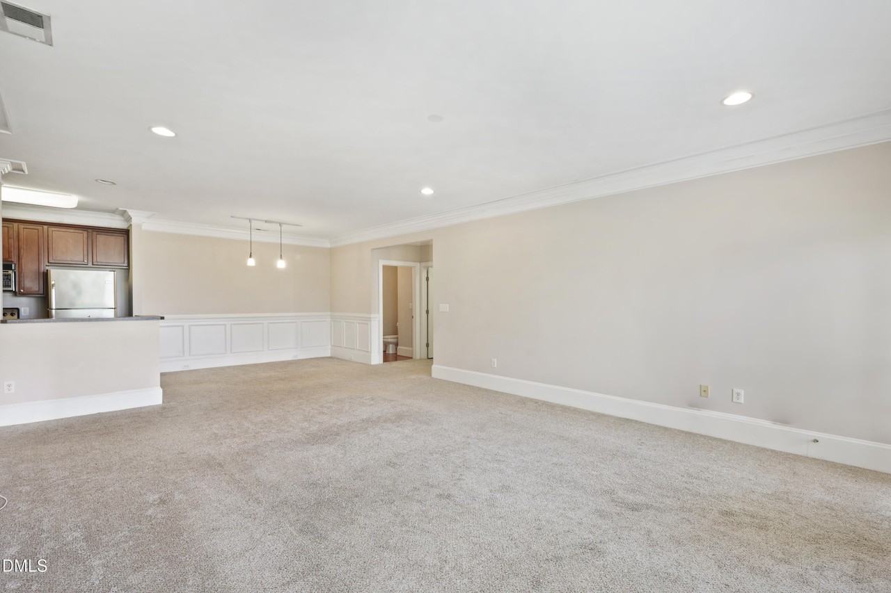 623 Waterford Lake Dr - Photo 5 of 29