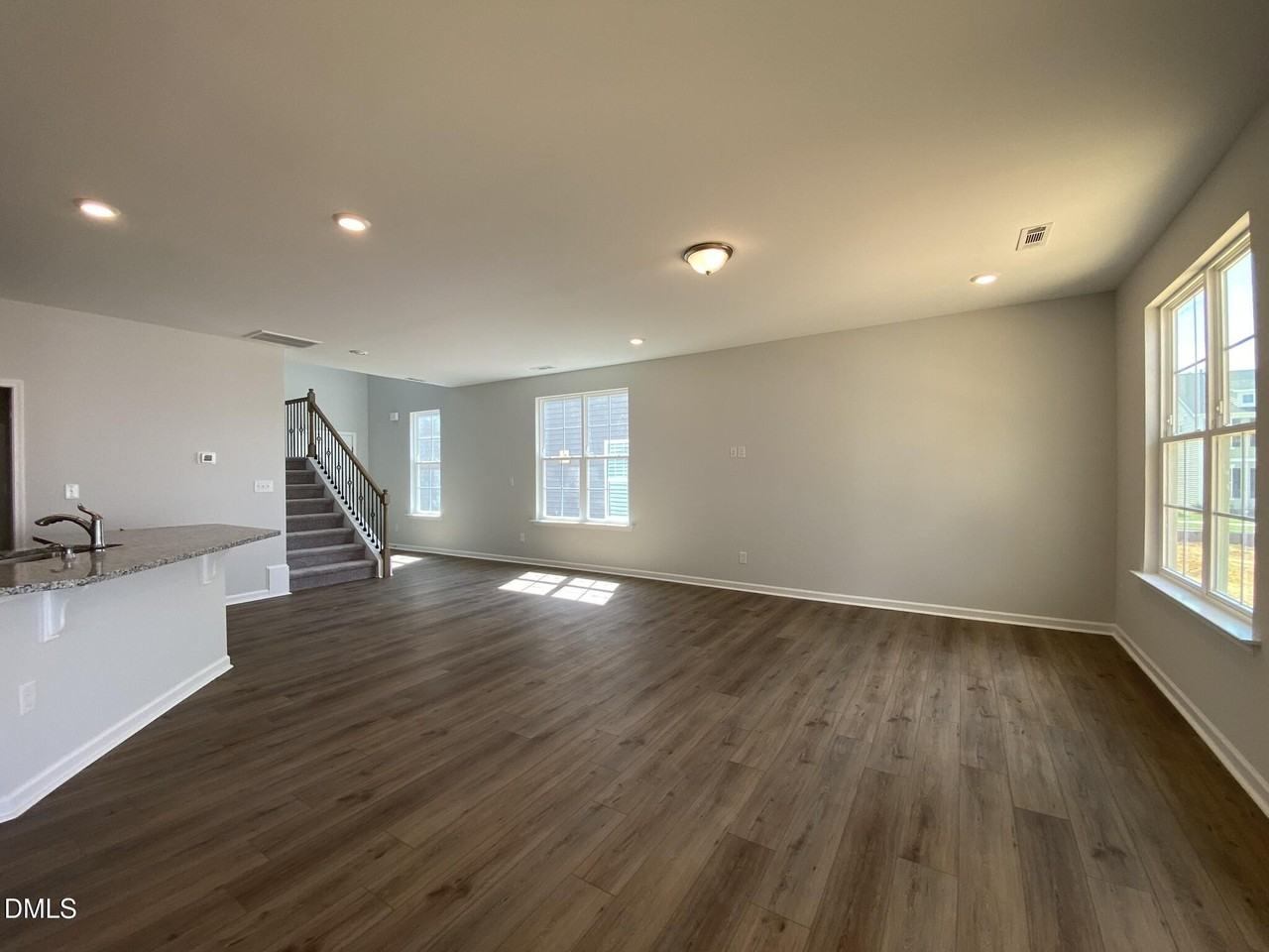 17 Red Crabapple Ct - Photo 3 of 37