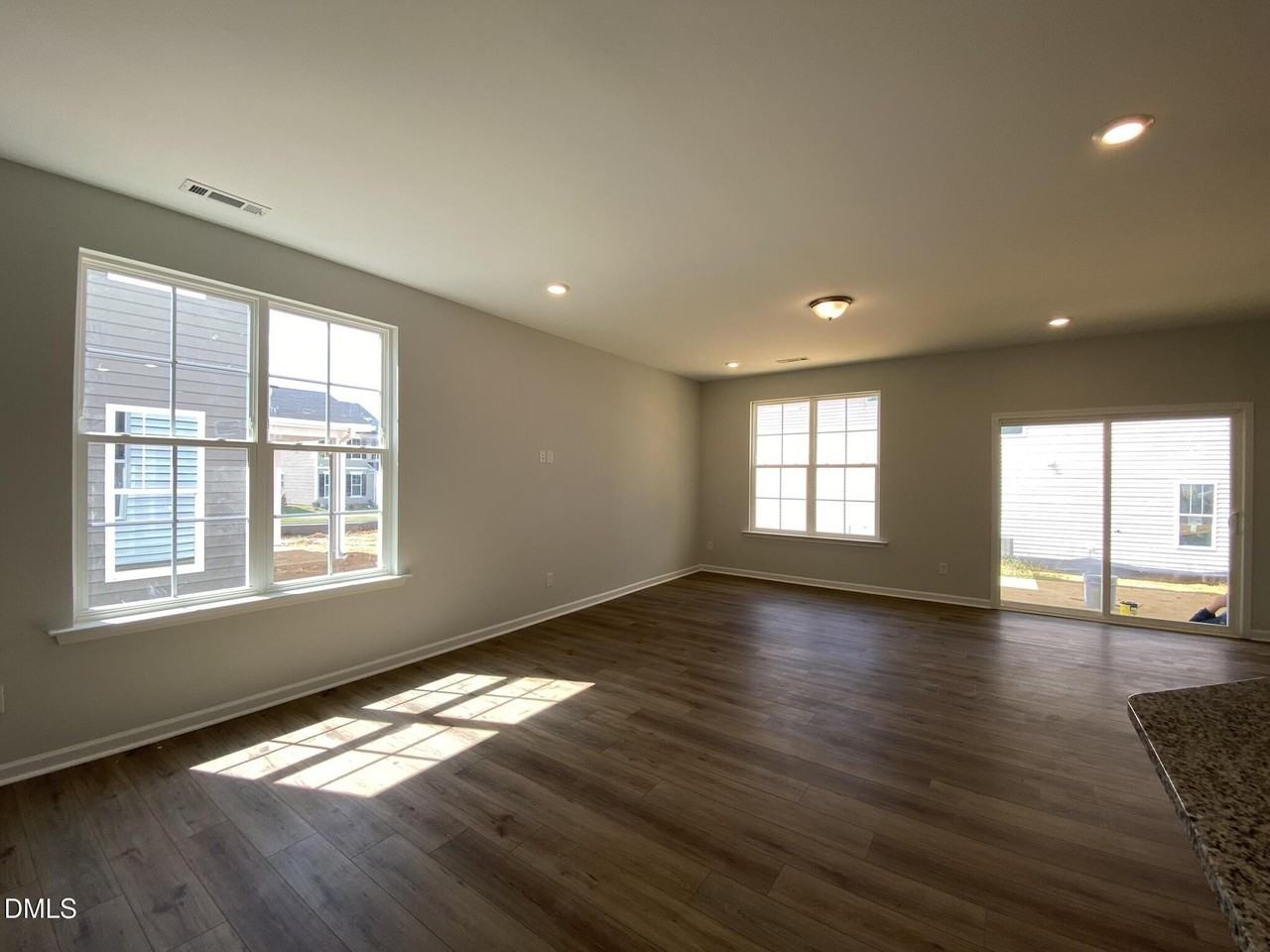 17 Red Crabapple Ct - Photo 4 of 37