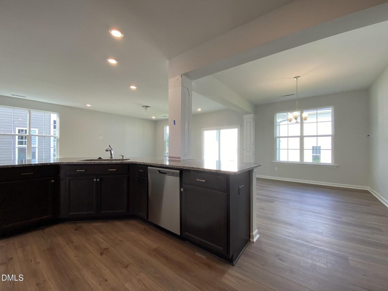 17 Red Crabapple Ct - Photo 5 of 37