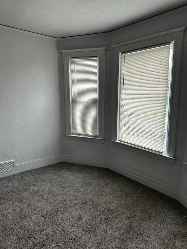 5409 Fischer St #1 - Photo 3 of 15