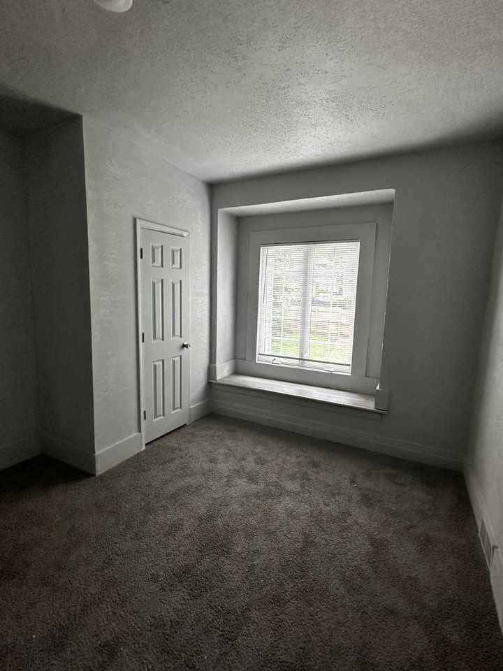 5409 Fischer St #1 - Photo 6 of 15