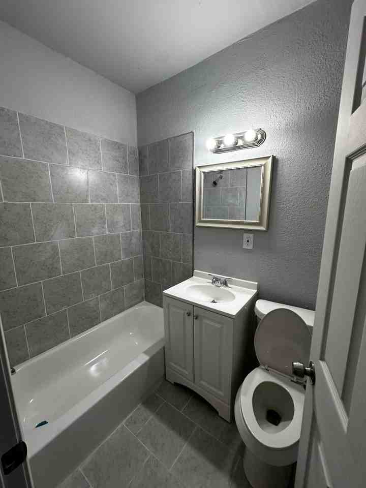 5409 Fischer St #1 - Photo 7 of 15