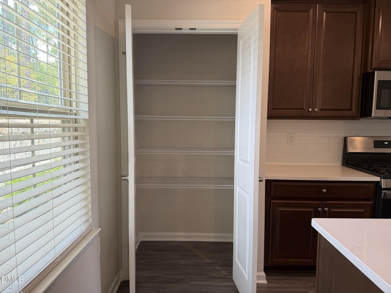 946 Channing Park Cir - Photo 5 of 43