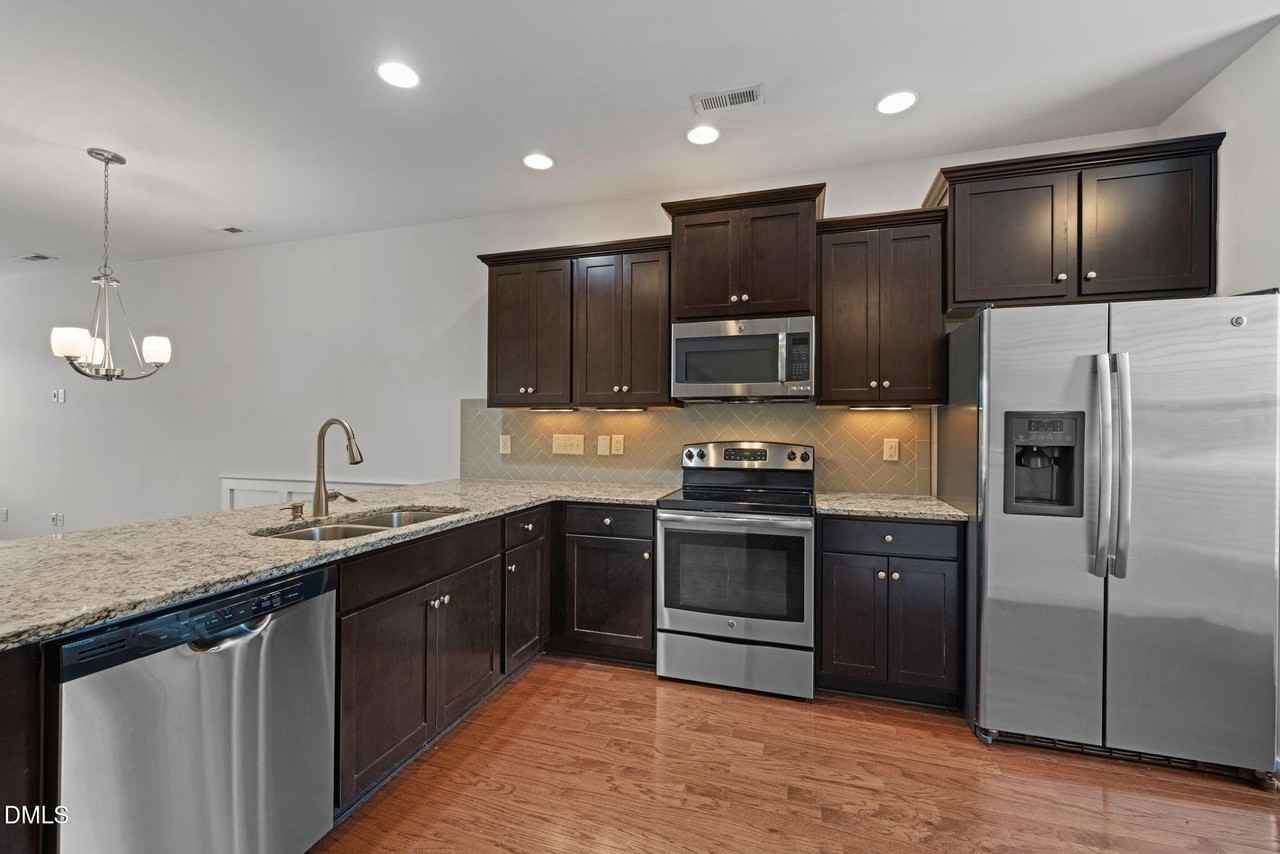 6426 Swatner Dr - Photo 4 of 36