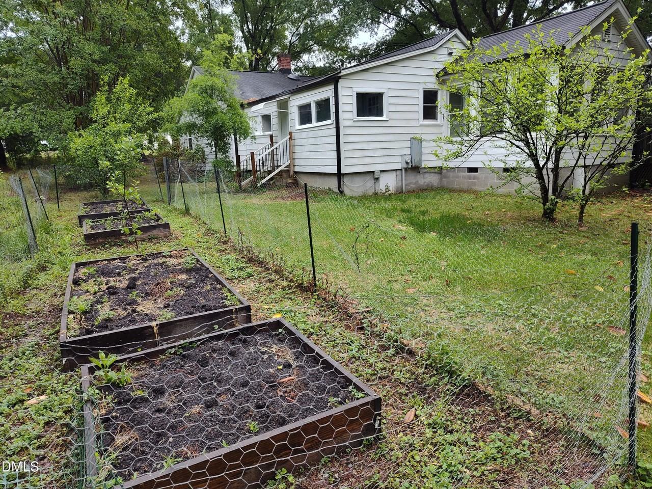 808 Glenco Rd - Photo 5 of 19